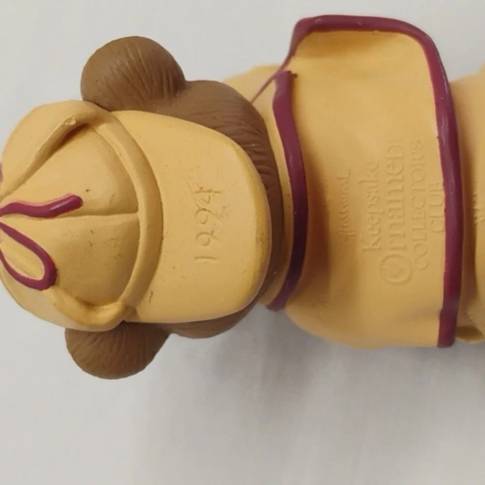Hallmark 1994 Holiday Pursuit Bear Detective Christmas‎ Tree Ornament